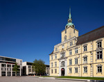 Vorschaubild für Datei bild-landesmuseum-oldenburg-schlosshoefe.jpg Schloss in Oldenburg